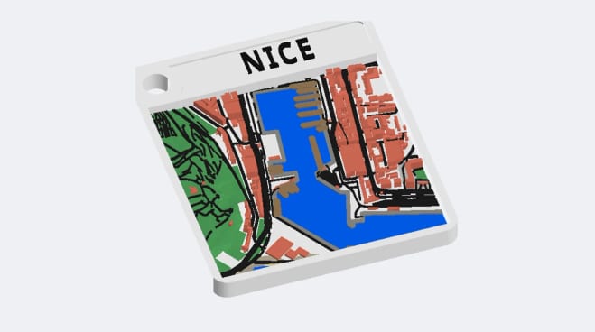O porto de Nice como chaveiro, com o nome dele sobre o mapa.